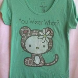 Hello Kitty, You Wear What?, Large
